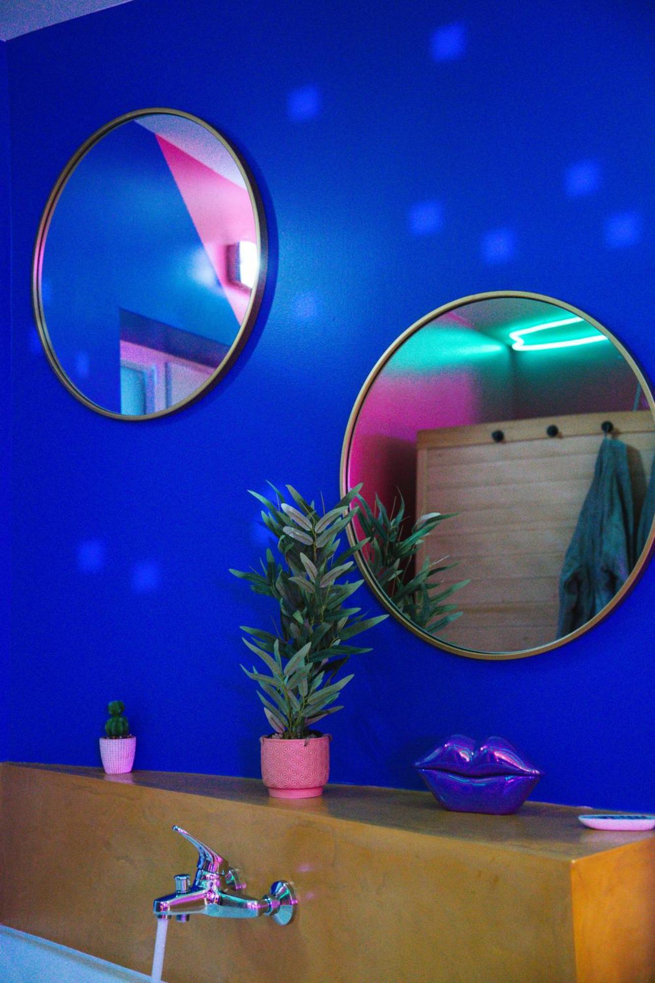 Capsule Boogie-Woogie - Jacuzzi - Sauna - Billard - Jeux - Ecran Geant - Filet Suspendu - Netflix La Louvière Exteriör bild