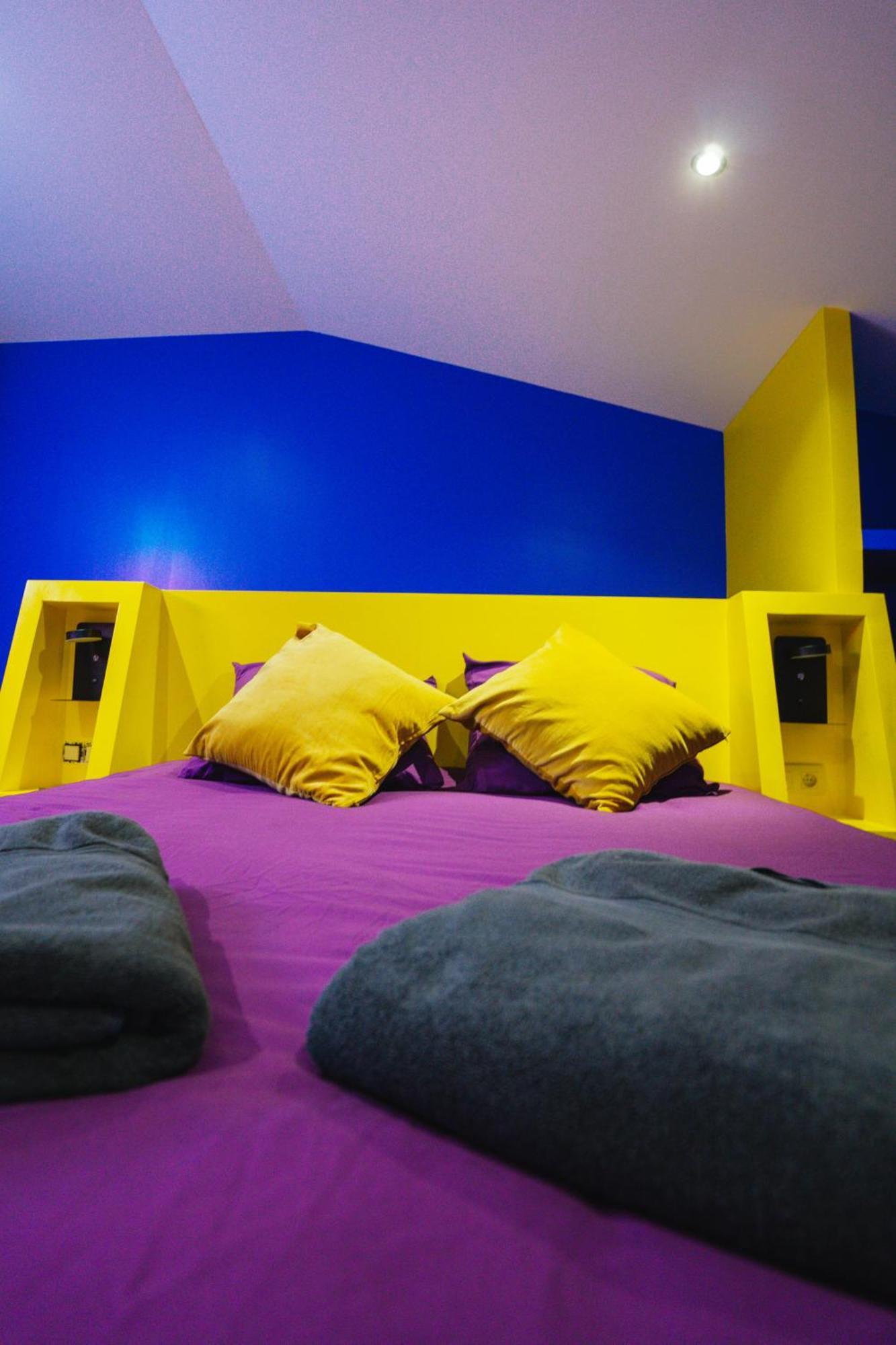 Capsule Boogie-Woogie - Jacuzzi - Sauna - Billard - Jeux - Ecran Geant - Filet Suspendu - Netflix La Louvière Exteriör bild