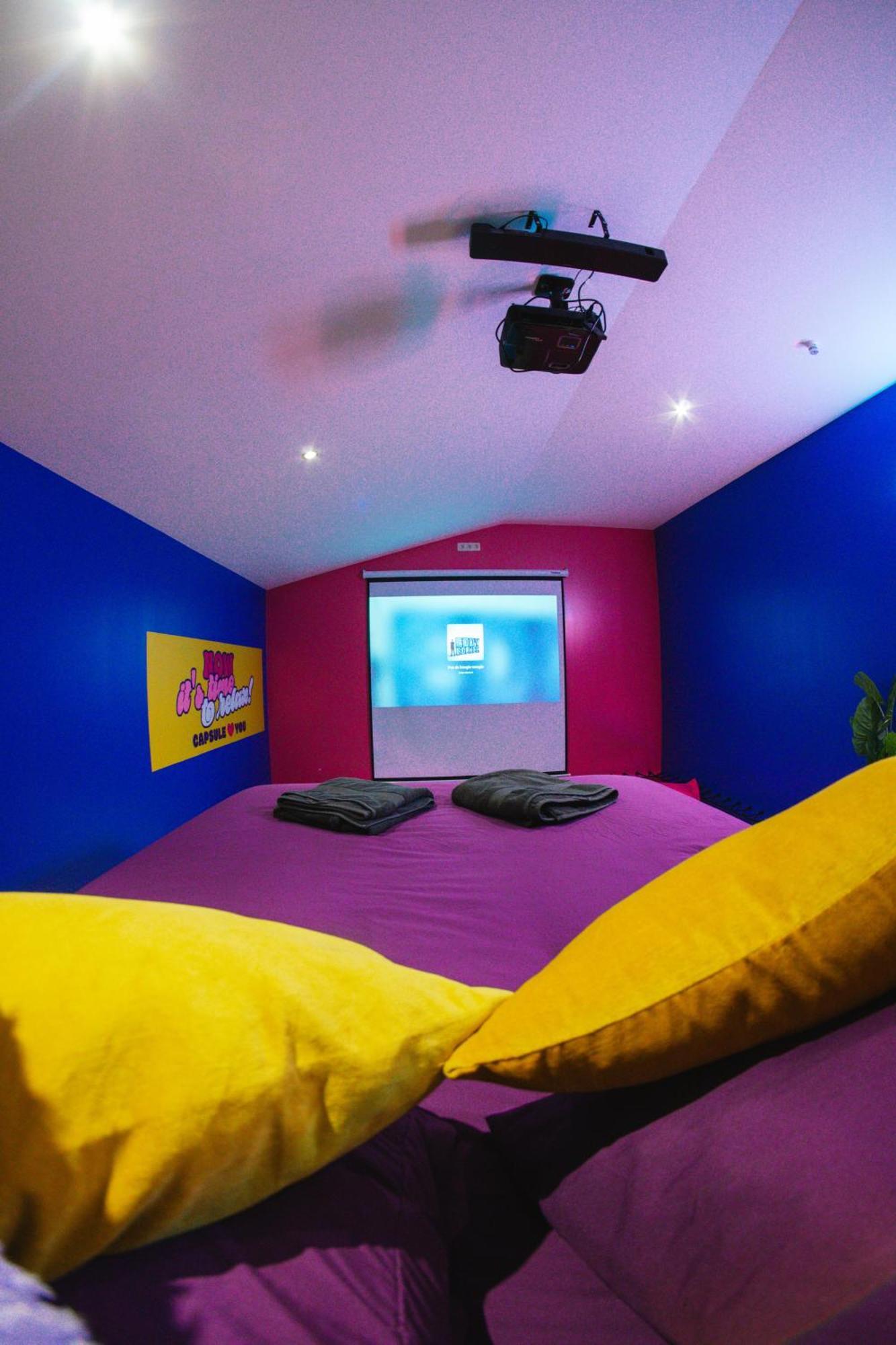 Capsule Boogie-Woogie - Jacuzzi - Sauna - Billard - Jeux - Ecran Geant - Filet Suspendu - Netflix La Louvière Exteriör bild