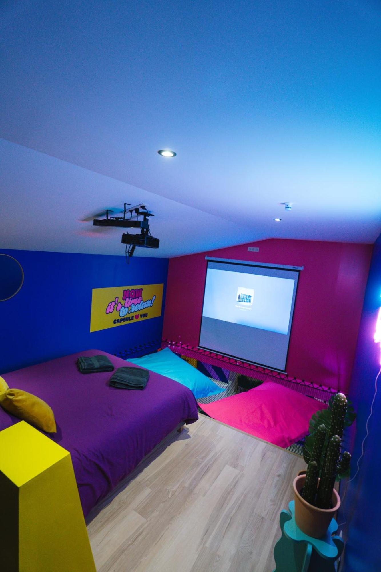 Capsule Boogie-Woogie - Jacuzzi - Sauna - Billard - Jeux - Ecran Geant - Filet Suspendu - Netflix La Louvière Exteriör bild