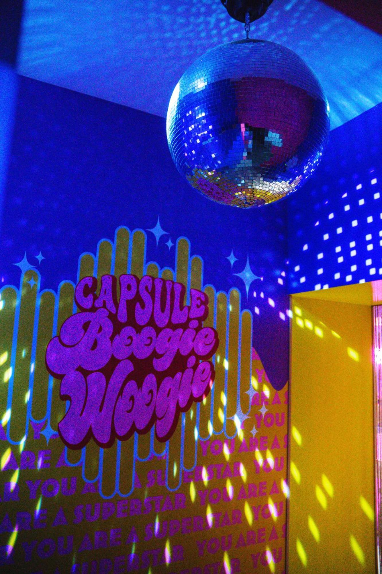 Capsule Boogie-Woogie - Jacuzzi - Sauna - Billard - Jeux - Ecran Geant - Filet Suspendu - Netflix La Louvière Exteriör bild