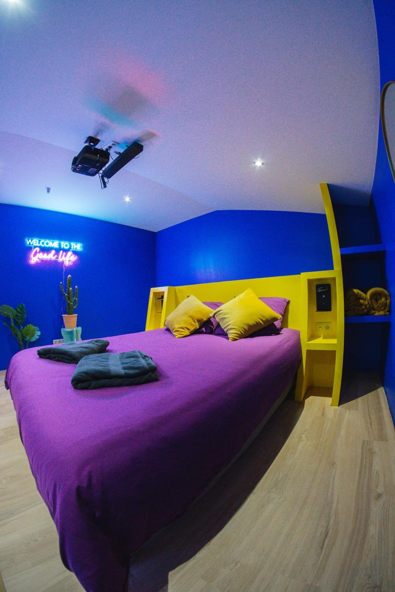 Capsule Boogie-Woogie - Jacuzzi - Sauna - Billard - Jeux - Ecran Geant - Filet Suspendu - Netflix La Louvière Exteriör bild